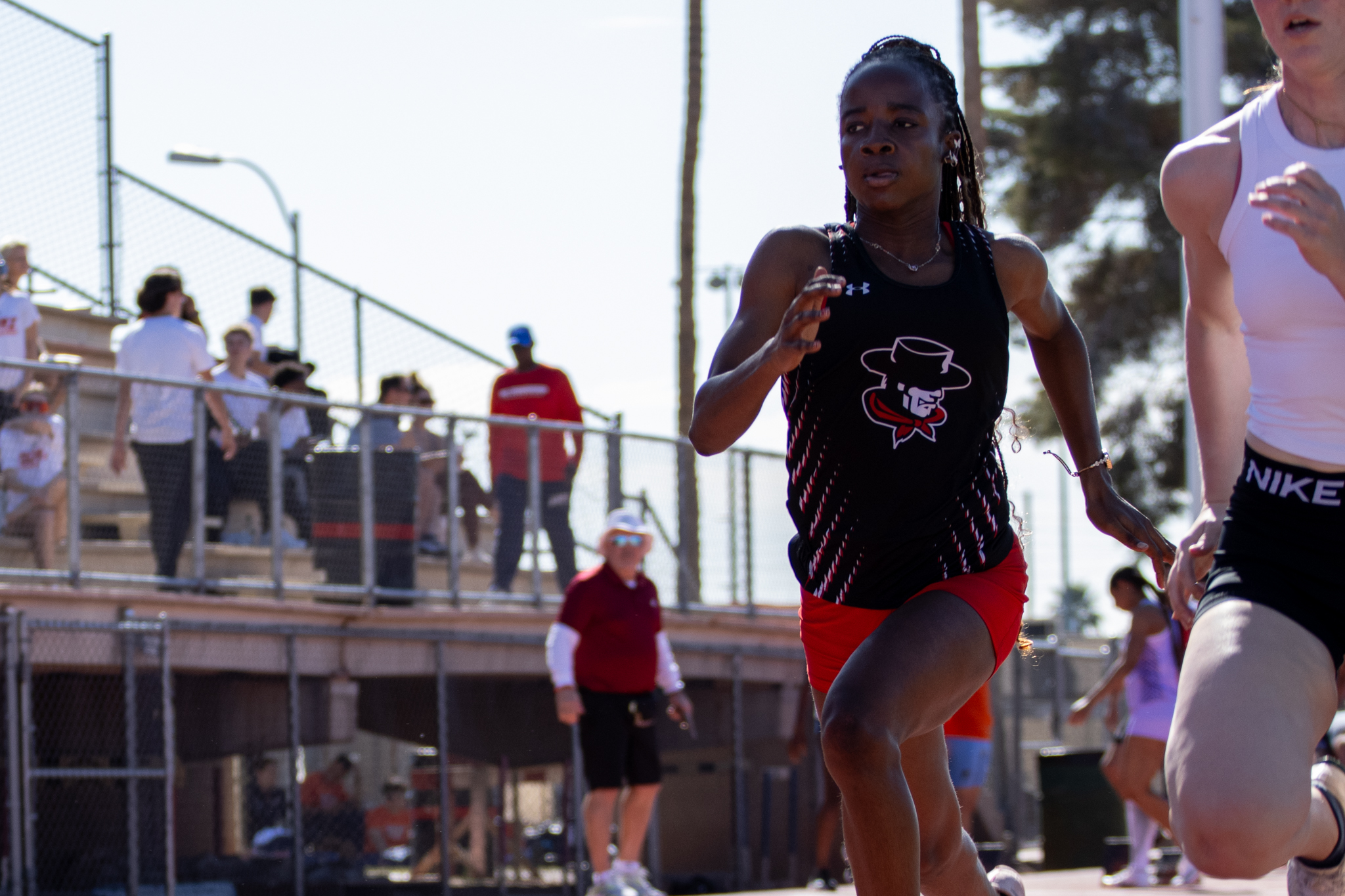 Women's Track Performs Well At Inaugural Gaucho Indoor Invitational